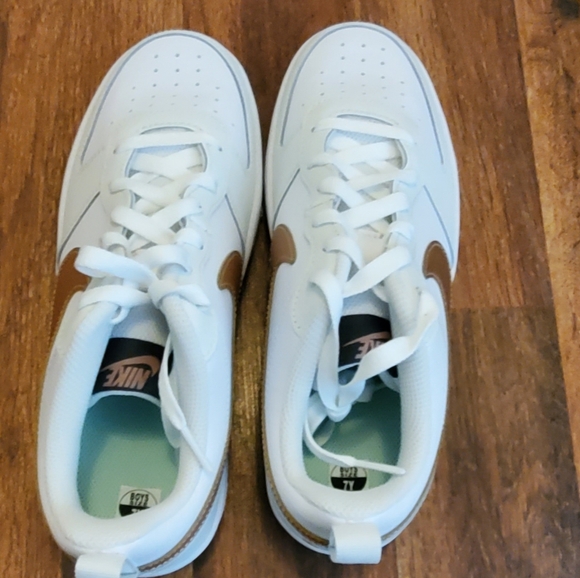 Nike Court Borough Low 2 'Metallic Red Bronze' - GS 7 (Women US 8.5) - Picture 3 of 12